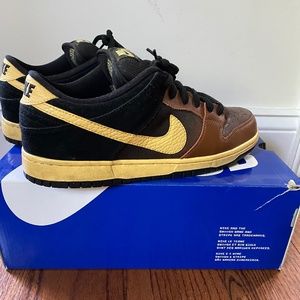 Nike Dunk Low SB "Black and Tans/ Guinness" USED